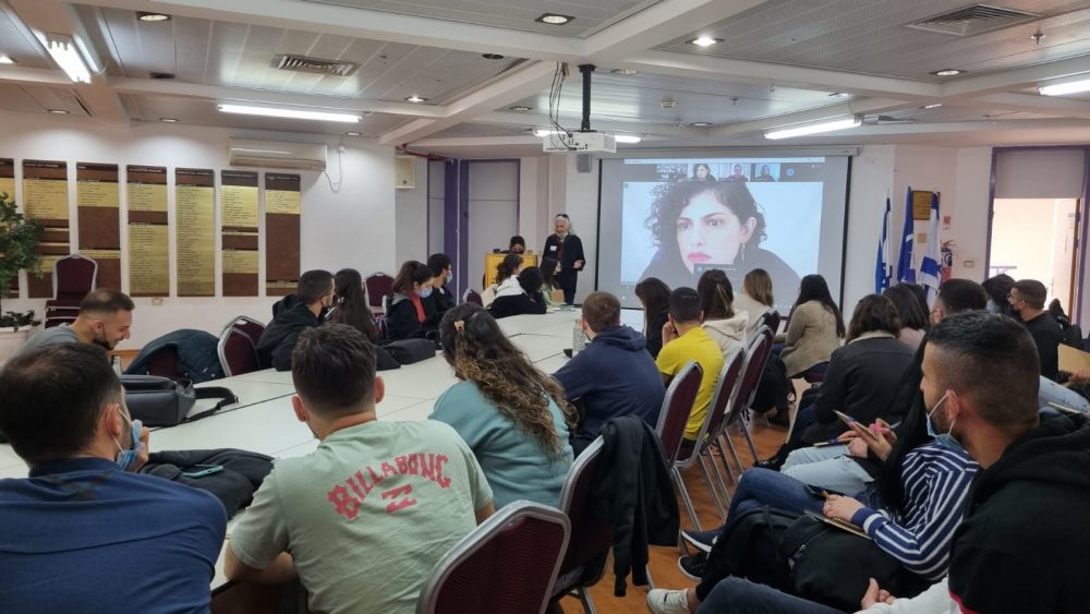 סטודנטים בסיעור מוחות - האקתון 2022