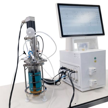 ביוראקטור פעיל במעבדת פרמנטורים במחלקה להנדסת ביוטכנולוגיה. המכשיר הורכב מאפס על ידי הסטודנטים כחלק מתהליך הלימוד, כולל כל הבקרות הנלוות