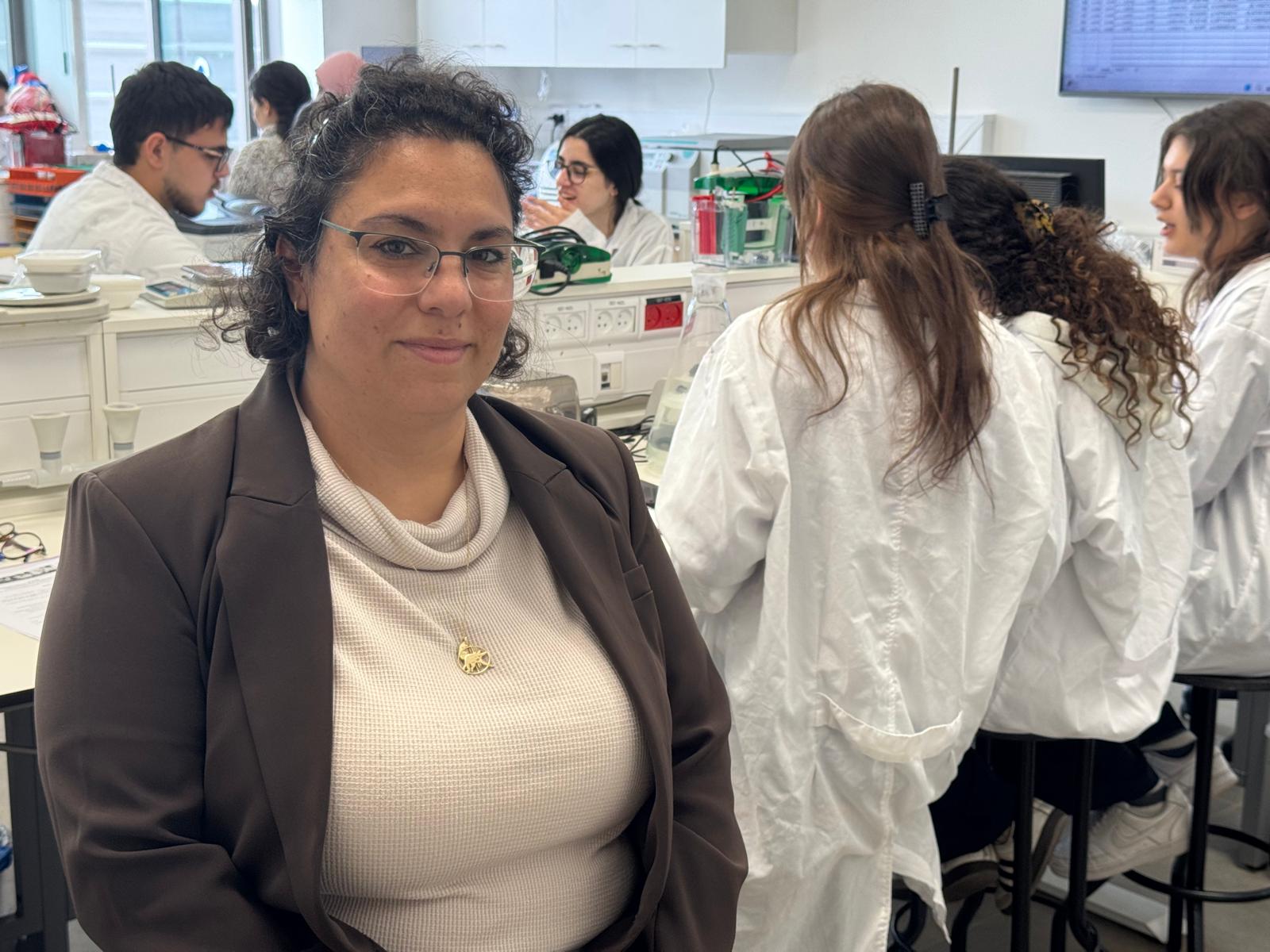 ד"ר יעל חזן, מנהלת היחידה לנוער שוחר מדע