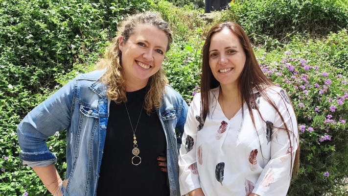 ד"ר ג'וליה שיידין וד"ר סמאח גזאוי מהמחלקה להנדסת תוכנה במכללה