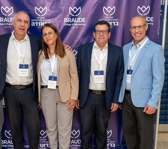 יו"ר ות"ת פרופ' עמי מויאל לצד בכירי המכללה: פרופ' שרית סיון, פרופ' מיכאל רגב, וד"ר חוסיין נסראלדין