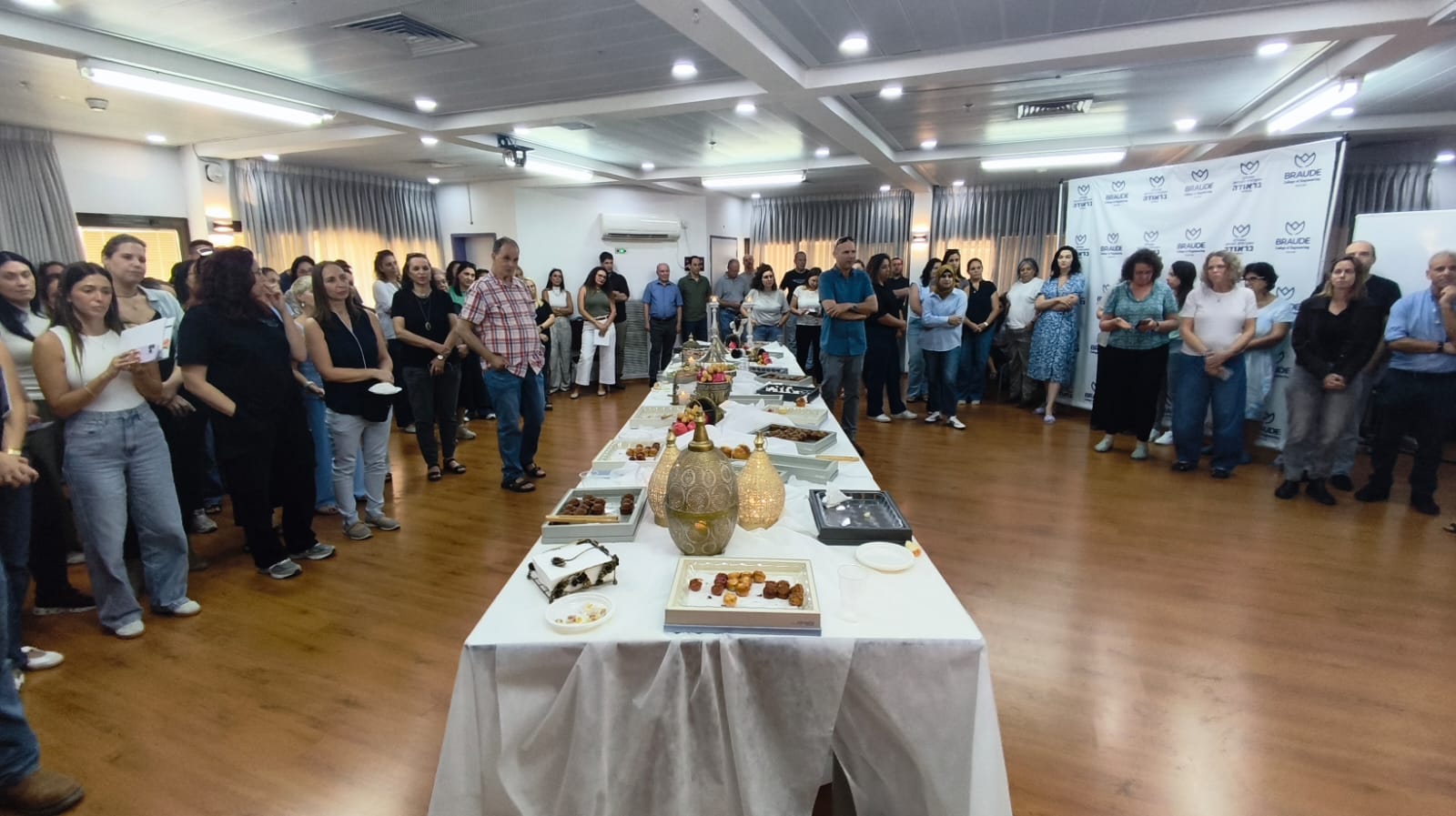 שנה חדשה של עשייה ותקווה: הרמת כוסית חגיגית במכללה